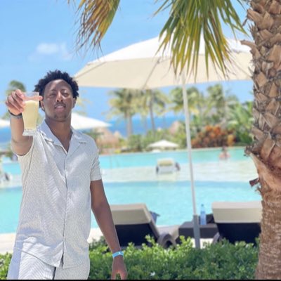 ZackyHustles's tweet photo. #NewProfilePic https://t.co/VtWPSuEiNb