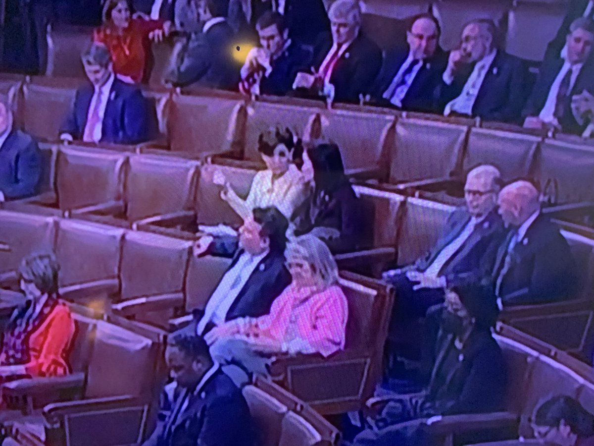 LarryTenney's tweet photo. @MichelleSteelCA The @HOUSEGOP is a cluster fuch and you know it! 

And what do you do about it? ABSOLUTELY NOTHING. You and @YoungKimCA sit in your seats all day looking pissed off/confused, not talking to others, just staying out of the fray. No friends. No clout. Tools. https://t.co/OsvLI0S7v7