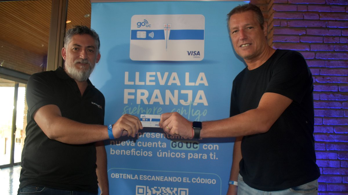 Cruzados's tweet photo. ¡La tarjeta BICE GO UC presente en el lanzamiento de la nueva camiseta de #LosCruzados! 💳

Nuestro hincha Ronny Chamorro pudo compartir junto al Tati Buljubasich y fue testigo de la nueva Franja 2023 😎

¡Obtén tu GO UC y aprovecha sus beneficios!
👉 https://t.co/7wC2yJn4nK https://t.co/zVIh3fqzmW