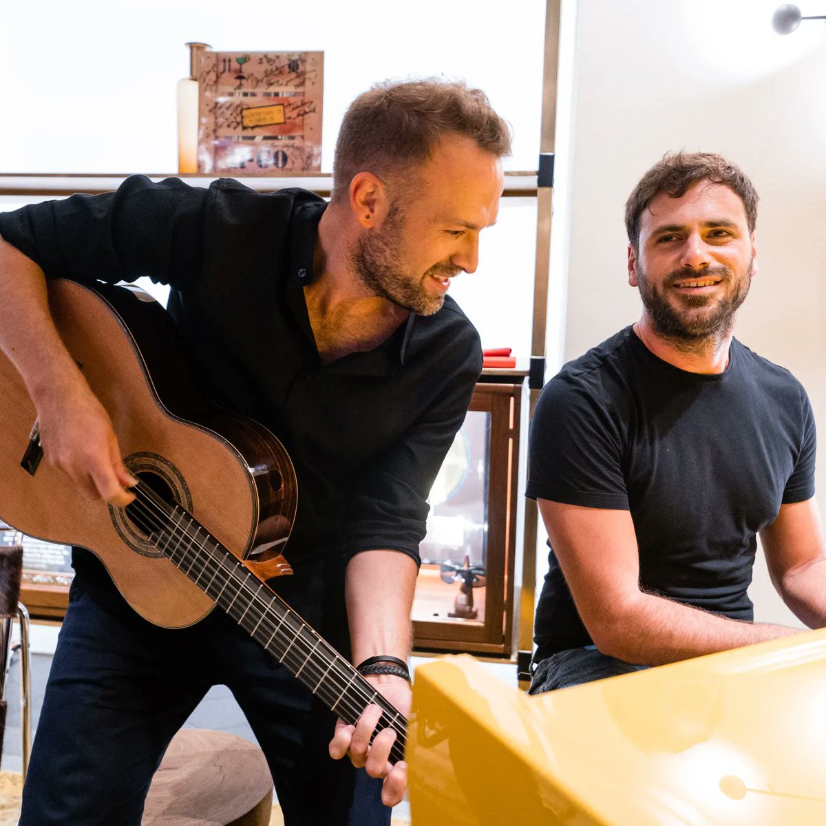 PetarCulic's tweet photo. Great times after recordings in @HardRockHotels Budapest with @VirtuososTalent team 💙🎶

#hausercello #virtuososv4plus #petervalentovic #hardrockhotels #hardrockhotelbudapest #steinwaypiano #afterparty https://t.co/PBXd8F9lzb
