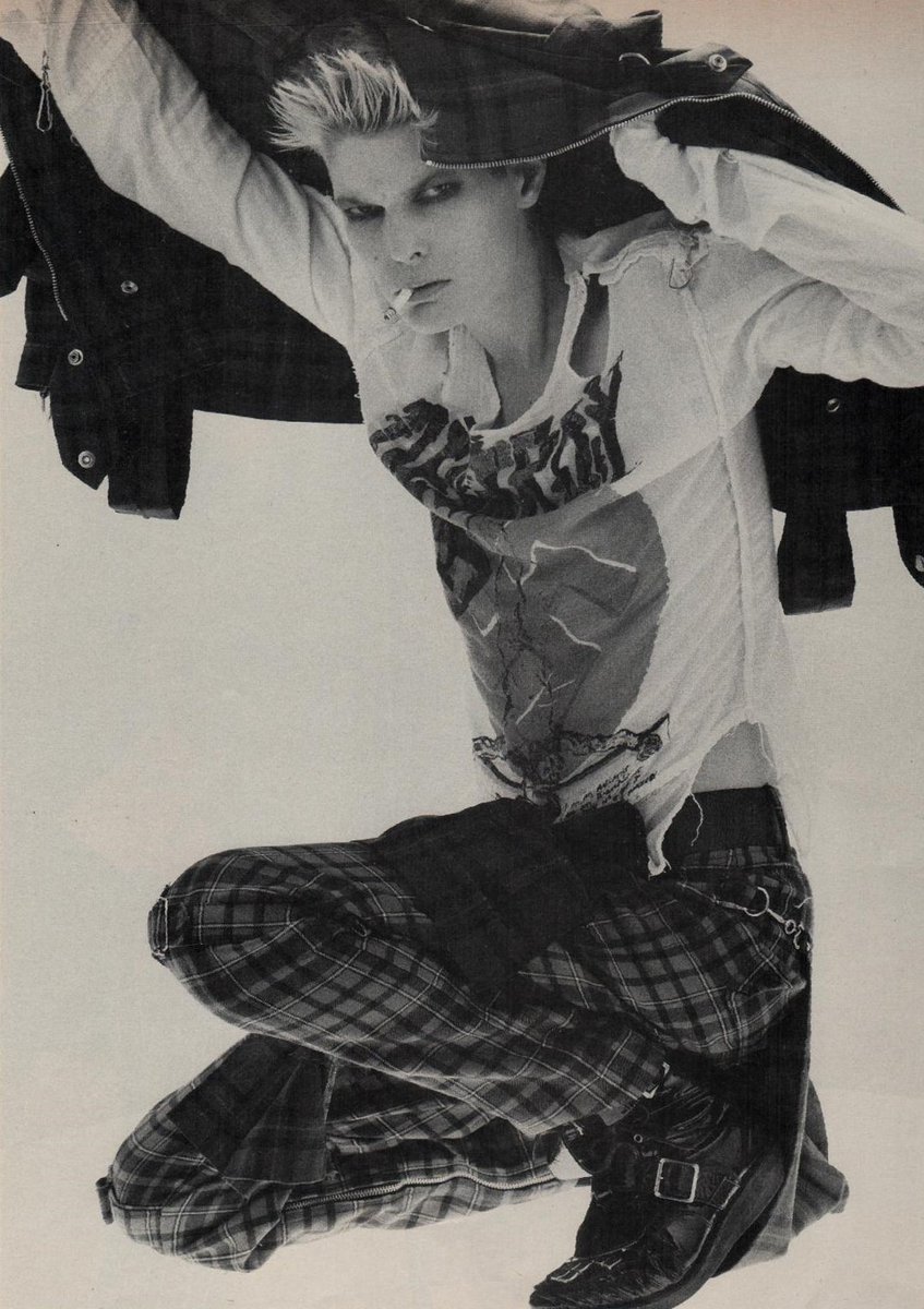 Gracro5's tweet photo. Punk fashion by designer Vivienne Westwood https://t.co/kTOSTSydB5