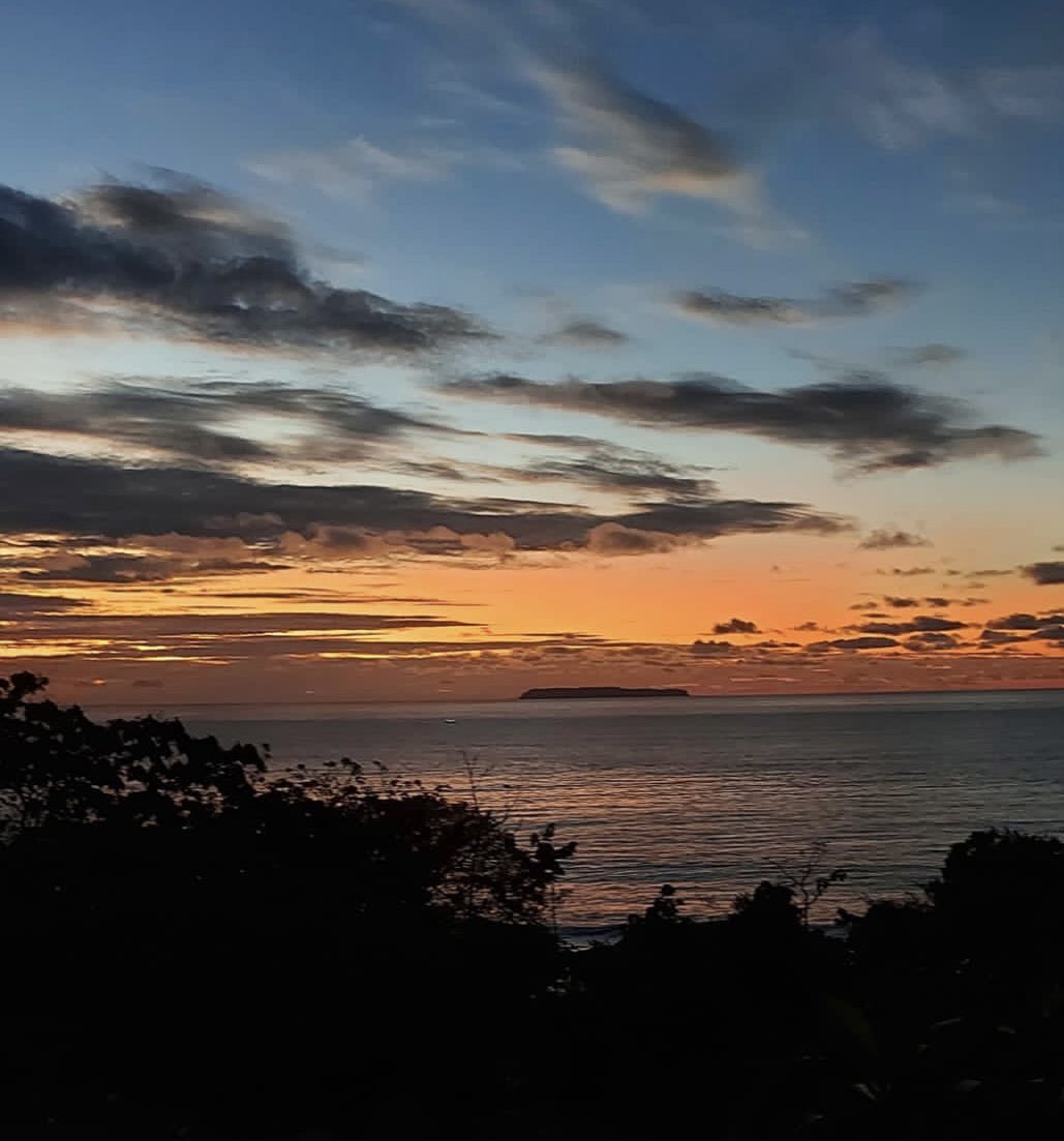 karenvenegas01's tweet photo. Atardecer sin filtros desde Punta Marenco… háganse un favor y conozcan #BahiaDrake #CostaRica https://t.co/ngphQrybUq