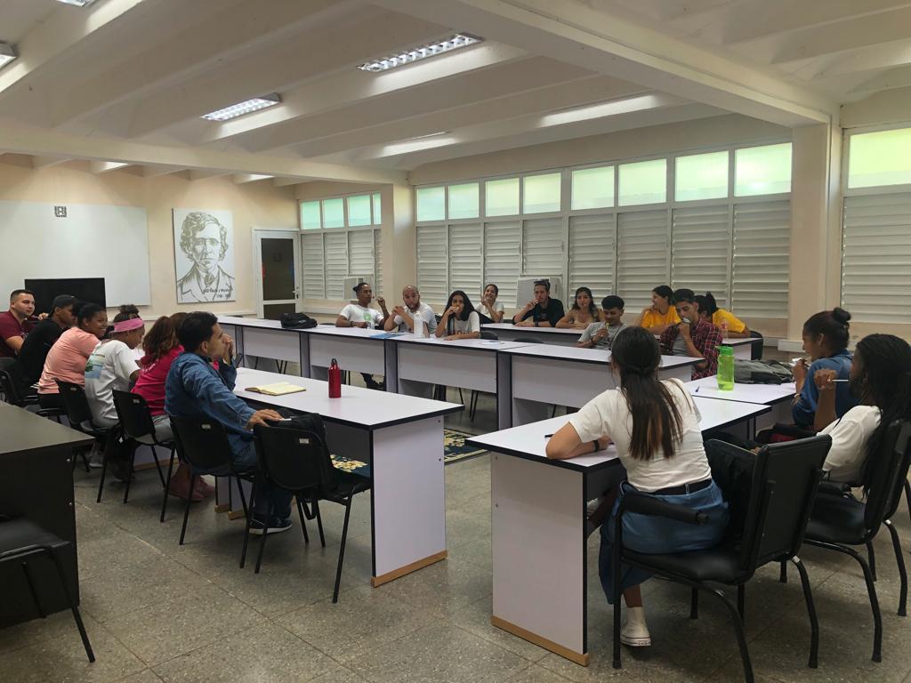 En la tarde de hoy se efectuó el primer consejo de la FEU del año 2023 #revolucionando #FEUUA <a href="/UnionArtemisa/">UJC Provincia Artemisa</a> <a href="/UnivArtemisa/">Universidad de Artemisa "Julio Díaz González"</a> <a href="/FeuCuba/">FEU de Cuba</a> <a href="/Ponciano2012/">Carlos E. Suárez Ponciano</a>