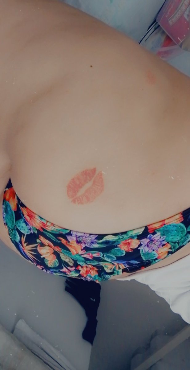 BrigitteRubian1's tweet photo. Un besito y feliz termino de semana 😘💋💋 https://t.co/eFIVHU6CKi