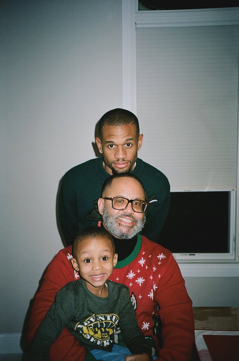 DemetriusHarmon's tweet photo. the Harmons https://t.co/024BPt6WTt