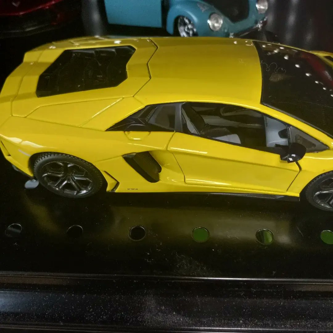 GabelloMark's tweet photo. #mycarcollection Lamborghini Viper real Lamborghini and Viper and one scale whatever scale these are I forgot so there you go lots of scales lots of model cars https://t.co/JMvWmGKvdW