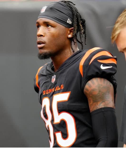 There is one young man that I think a lot of us are forgetting to lift up in prayer in the past 72 hours, and that is Tee Higgins of the Cincinnati Bengals. Higgins is beside himself with guilt, and has not left the hospital since Damar Hamlin arrived￼￼ Monday night.