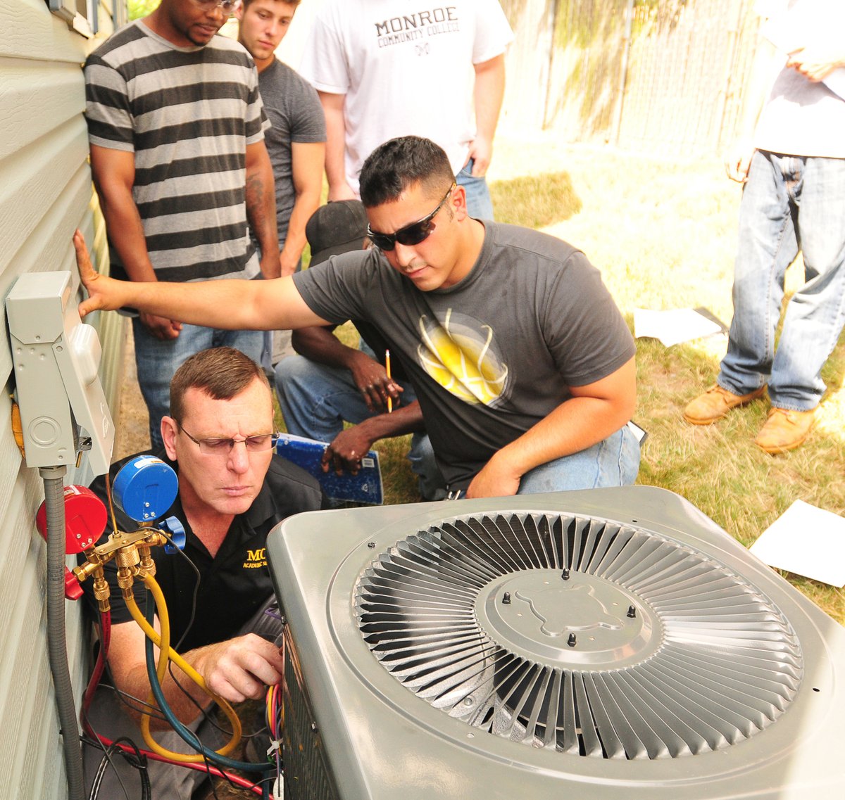 MonroeCC's tweet photo. Interested in a career in HVAC? It's a rewarding field with great job outlook and potential for growth. Plus, you'll play a crucial role in keeping homes and buildings comfortable and energy efficient. MCC's HVAC info session is Jan 10 6:30-8PM https://t.co/h1C9ejhfqG 
#MonroeCC https://t.co/eRjSowOl7d