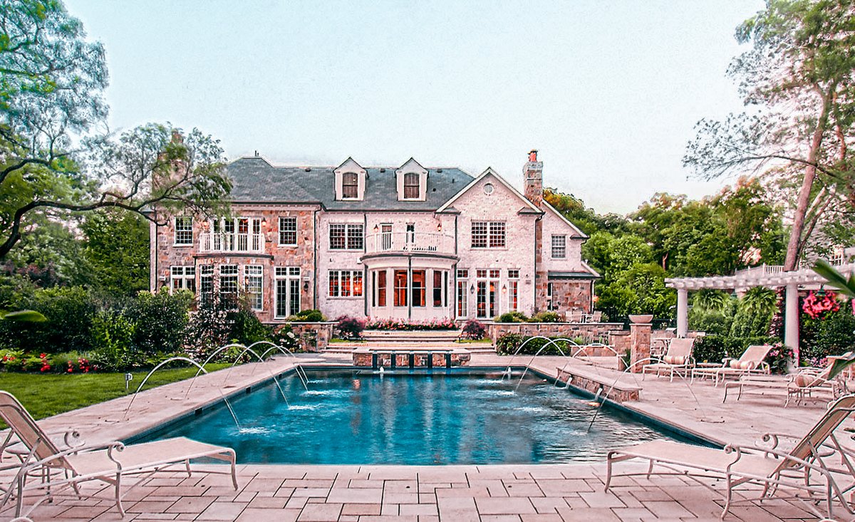 Design the perfect centerpiece for your home’s backyard. A private pool is your own beautiful, functional oasis.