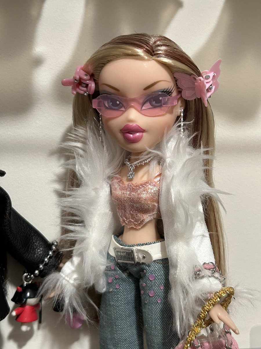 bratztheworld's tweet image. Meet the newest and hottest twins in Stylesville ✨🖤💖✨