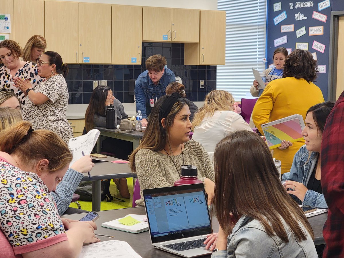 YarbroughMisd's tweet photo. Teachers collaborating and learning about new STAAR Short Constructive Responses. Thank you Courtney Selking-Stack for a great training! @CharlieGarciaM1 @DrSDHoward @Midland_ISD #YarbroughTigers #Excellence4All https://t.co/rFUOMUpUEP