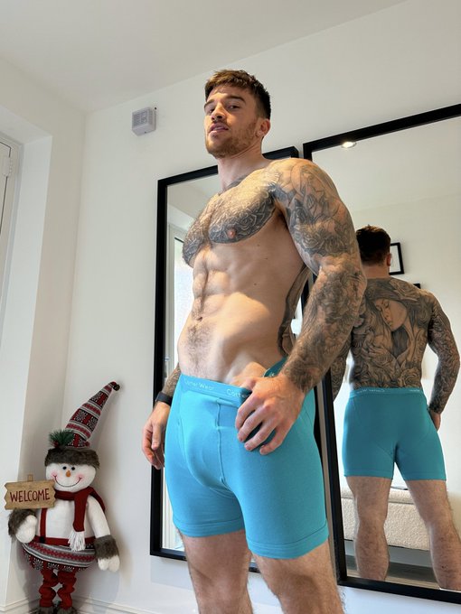 That look 😏 Click https://t.co/3x6d7ZPEFy for more 😈 https://t.co/h5OCMSFFaQ