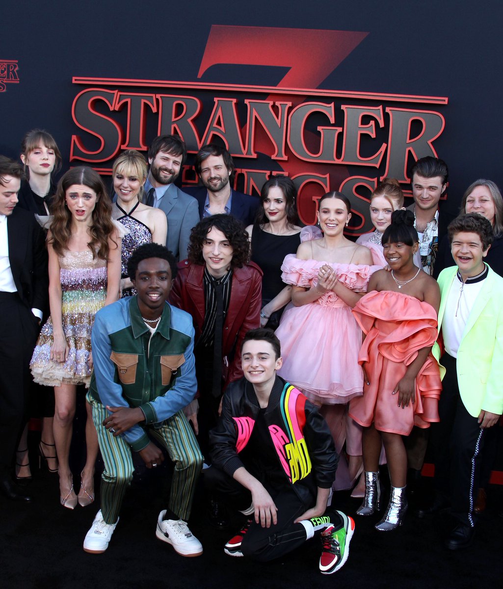 sadiesinkbra's tweet photo. “Vai ser péssimo, horrível.. pensar que vamos dizer adeus para aquela segurança e saber que não vamos mais nos ver para uma nova temporada, é assustador e triste. Mas eu acho que é excitante passar para o próximo capítulo.” — Sadie Sink sobre o fim de Stranger Things. https://t.co/0t5PGex1Dm