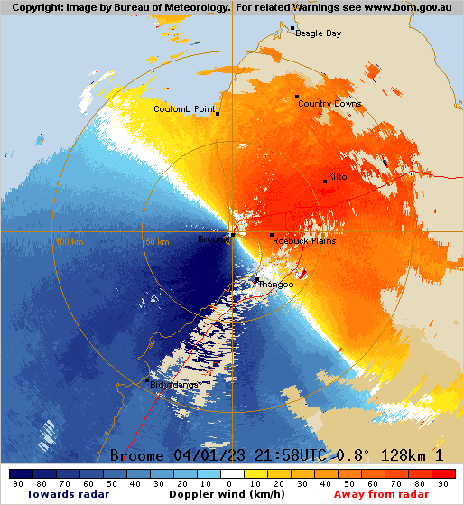 ScienceSrg's tweet photo. Warning, personal opinion!
I am not really sure why #CycloneEllie is tracked as a remnant low or as an ex-tropical #cyclone. With winds hovering between 55km/h and 65km/h, and the structure the current radar imagery is revealing, #Ellie is likely still a tropical low/cyclone. https://t.co/UYXpkrlIWc