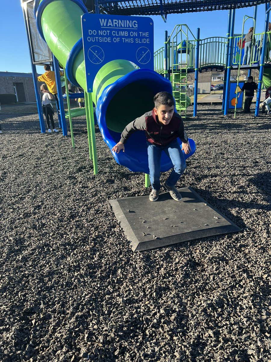 ahoff1538's tweet photo. The students had so much fun on the new playground today! We saw so many smiling faces in 6th grade! @RockfieldE https://t.co/yb2XIb4yF0