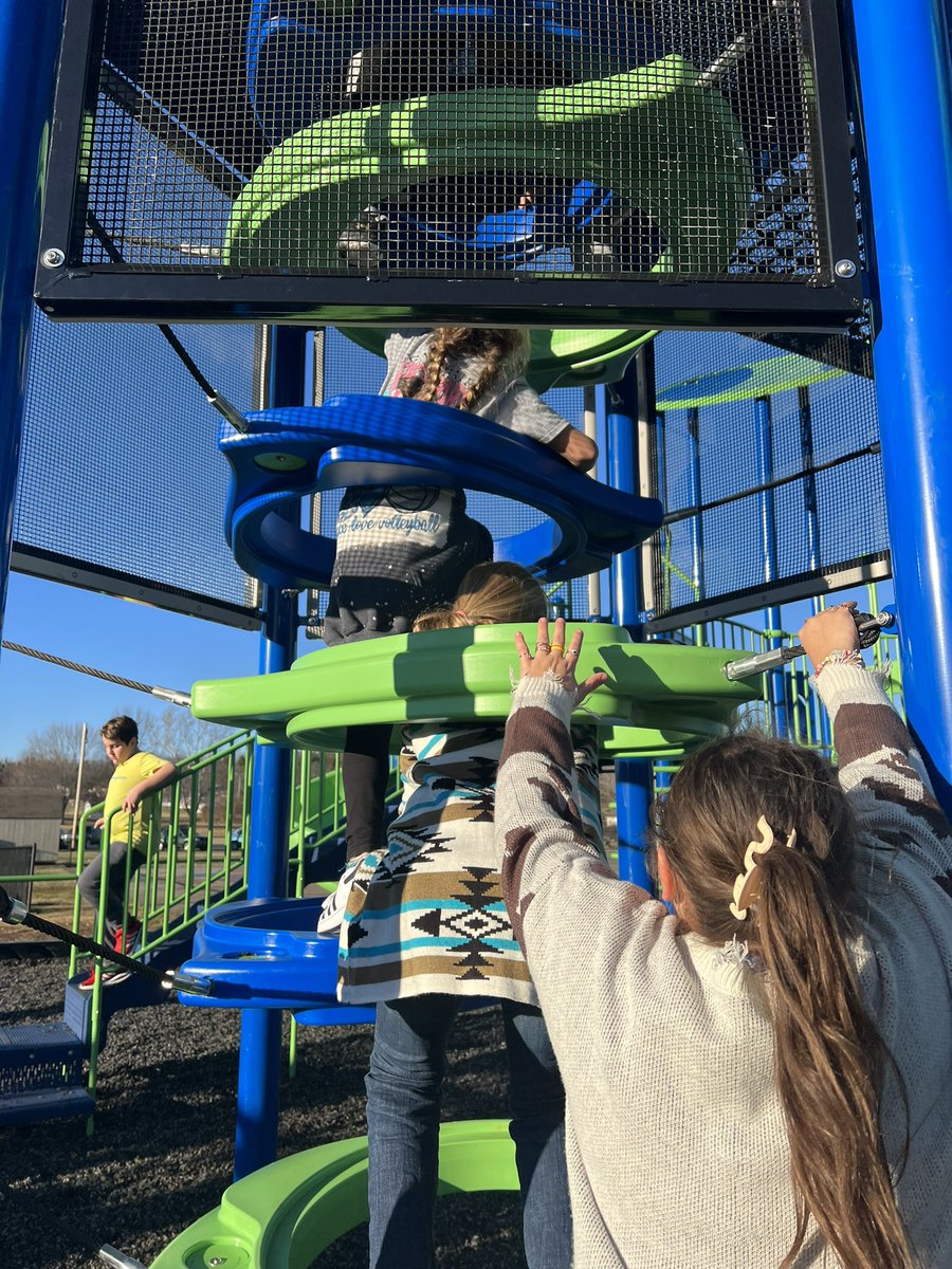 ahoff1538's tweet photo. The students had so much fun on the new playground today! We saw so many smiling faces in 6th grade! @RockfieldE https://t.co/yb2XIb4yF0