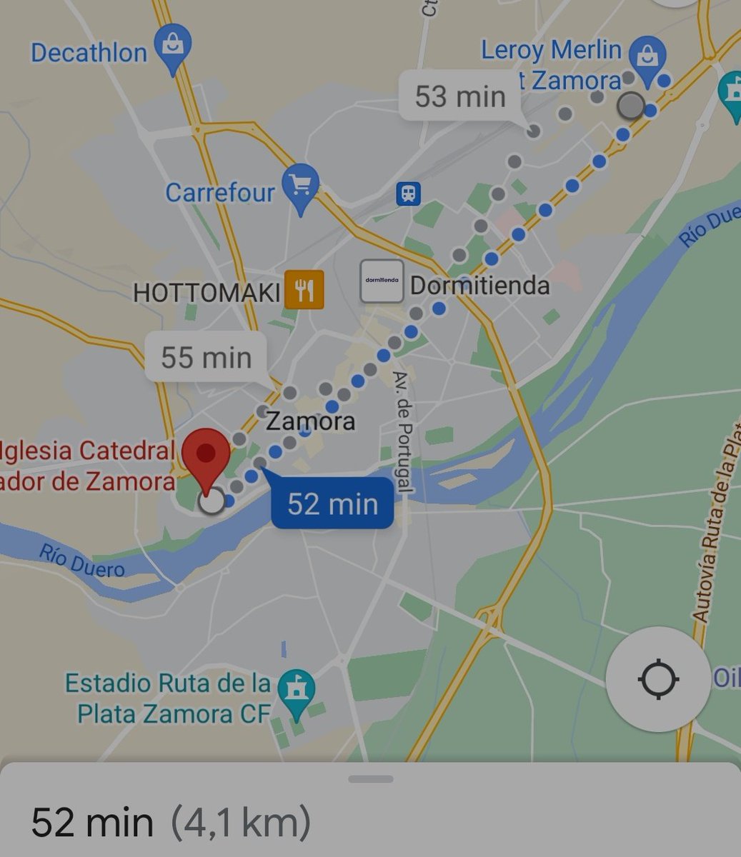 De punta a punta, en Zamora, hay 4 km. Creo que mucha gente se podría dar un paseo y plantearse que el coche mejor en sus garajes.
