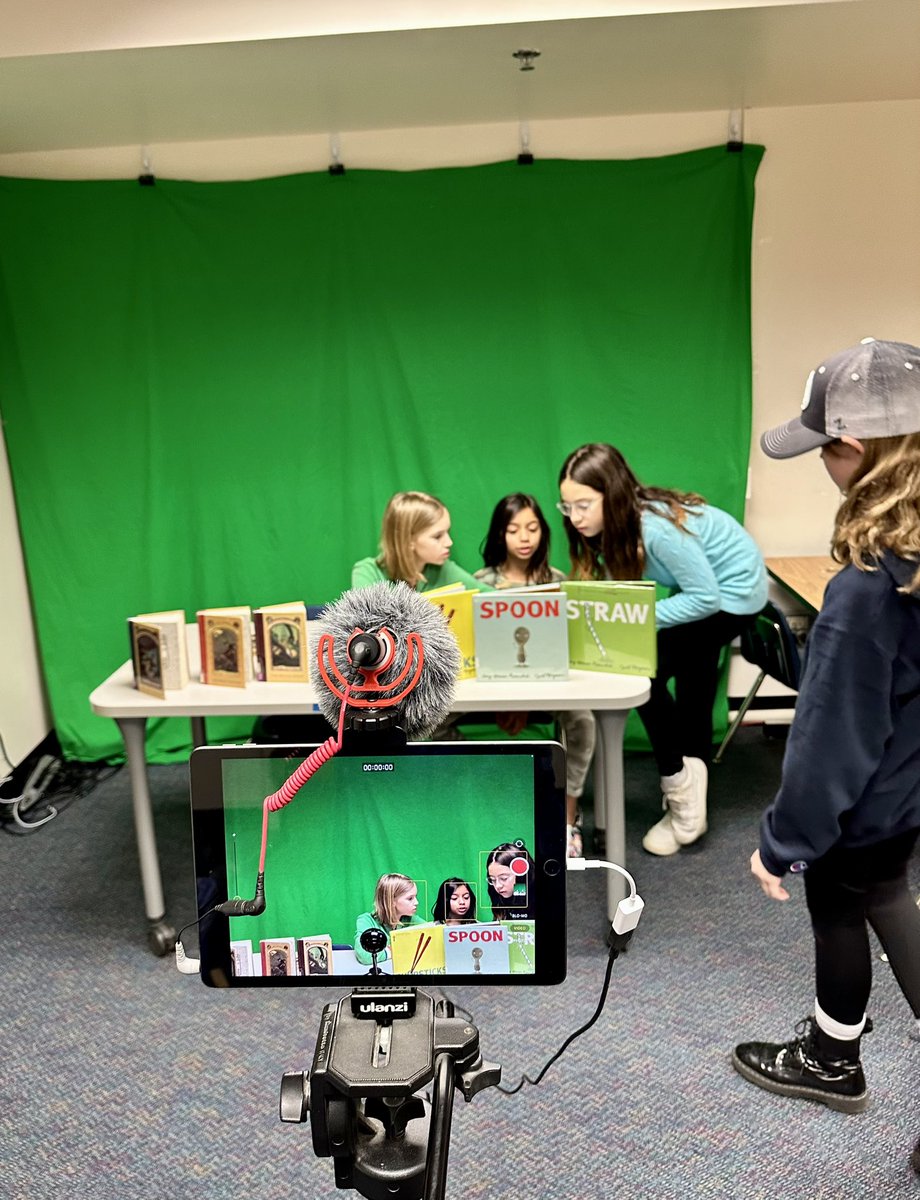 Yesterday & today the news crew was busy collaborating & creating next weeks <a target='_blank' href='http://twitter.com/longbranch_es'>@longbranch_es</a> show. <a target='_blank' href='http://twitter.com/APSLibrarians'>@APSLibrarians</a> <a target='_blank' href='http://twitter.com/APSVirginia'>@APSVirginia</a> <a target='_blank' href='http://twitter.com/CRJEducation'>@CRJEducation</a> <a target='_blank' href='http://search.twitter.com/search?q=APSisAwesome'><a target='_blank' href='https://twitter.com/hashtag/APSisAwesome?src=hash'>#APSisAwesome</a></a> <a target='_blank' href='https://t.co/TSiejuOUgl'>https://t.co/TSiejuOUgl</a>