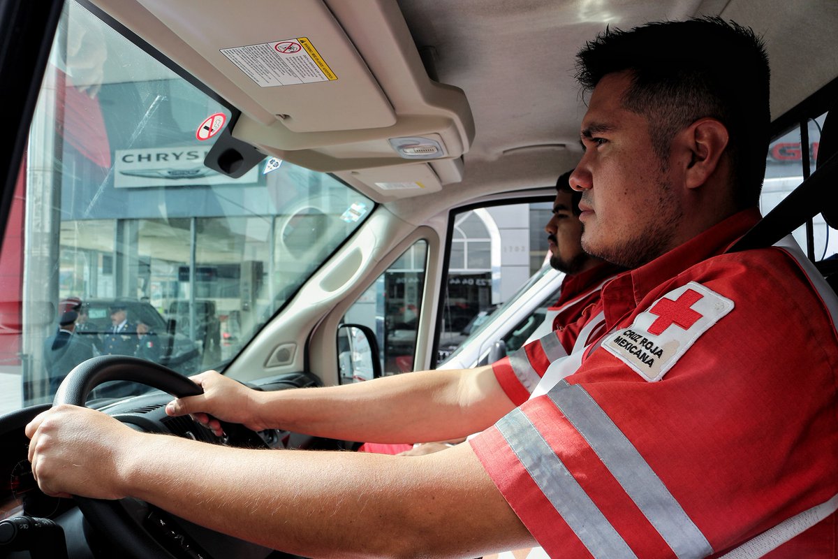 ¿Quieres estudiar para ser #Paramédico? 
La suerte esta de tu lado, si vives en la #CDMX escríbenos a capacitacion@entum.edu.mx