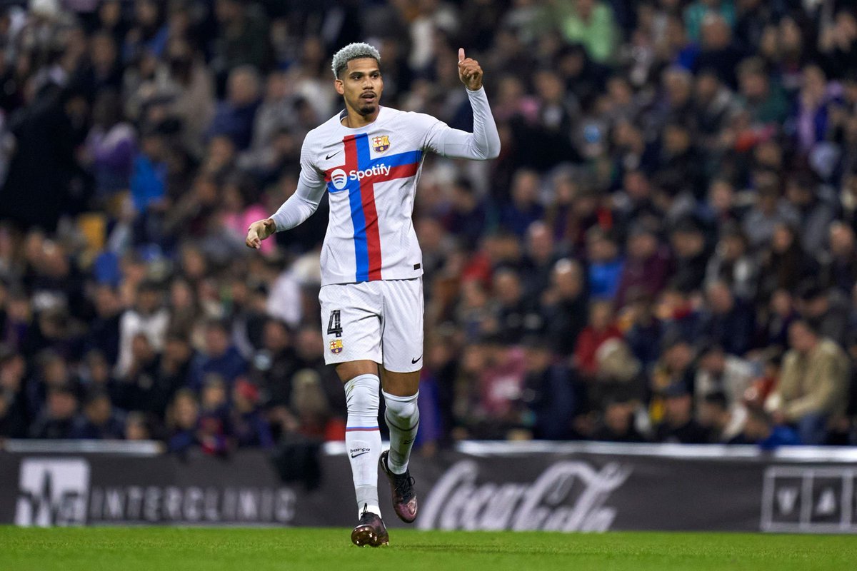 SystemFoot's tweet photo. [#CopaDelRey🇪🇸] Le #Barça se défait difficilement d’#Intercity (D3) 4-3 après prolongations !

⚽️⚽️⚽️ #Soldevila 59’ 74’ 86’

⚽️ #Araújo 4’
⚽️ #Dembélé 66’
⚽️ #Raphinha 77’
⚽️ #Fati 103’

#IntercityBarca https://t.co/VMoWElML3m