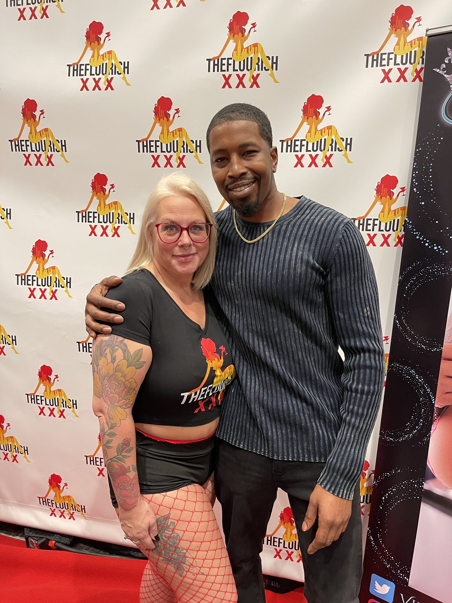 TW Pornstars - Vix_Cin. Twitter. Cum say hi!! Booth 2300 #AVN @isiahmaxwell @theflourish. 10:43