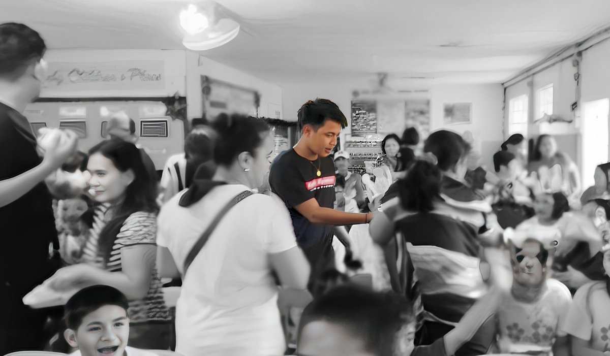 comseykel's tweet image. "Helping without asking for anything in return is priceless"

#givepleasuretoothers
#kappaepsilon