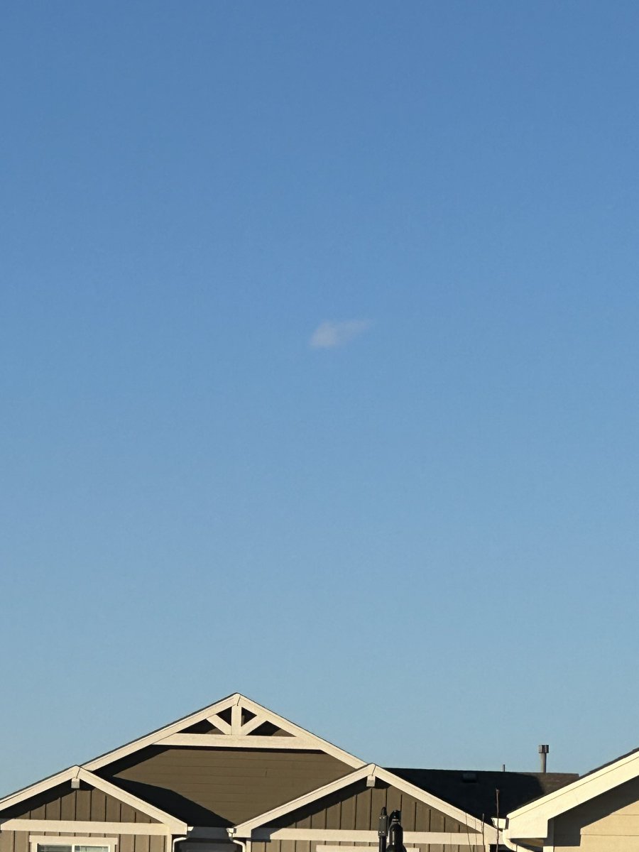 kyhoag's tweet photo. @COweatherman I was going to go for a run today as well but saw this cloud building and thought better of it. Not worth taking a Bolt from the Blue just for a run.. https://t.co/LLkRqmWSC4