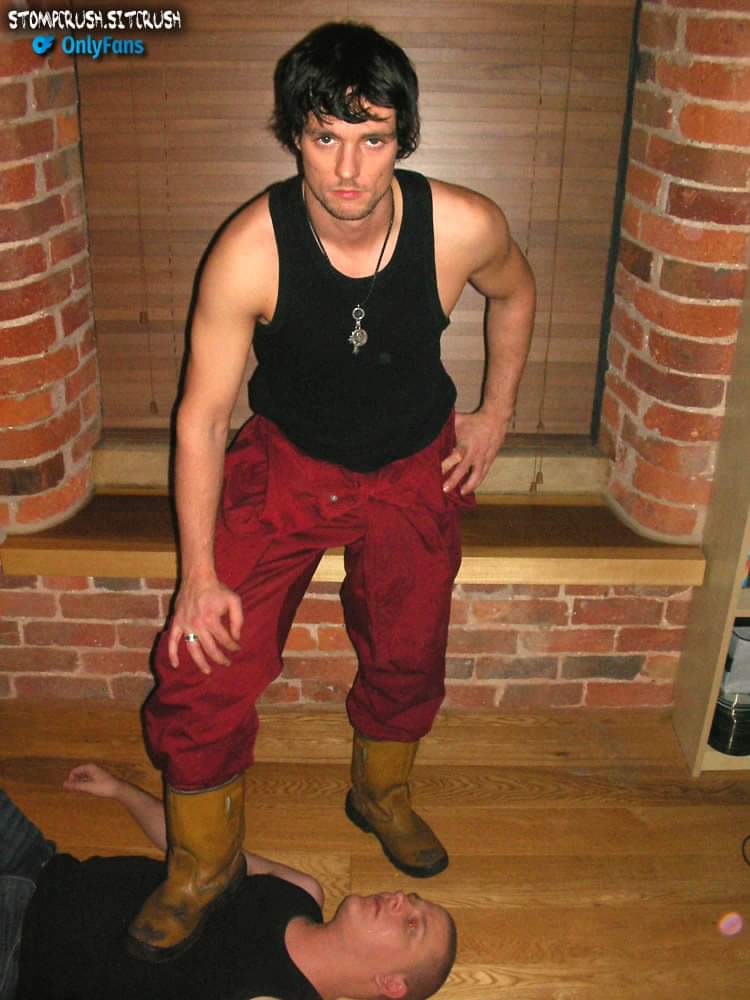 FartSub2's tweet photo. Who loves a straight #Builder #ManualWorker #ConstructionWorker making you lick his boots, #feet, #dirtysox and breathe his #farts & #burps whilst taking his #spit and #sweatyarmpits?
Come see them in action.
https://t.co/9GDKBzx4Zt
#cashmaster #fartslave #footslave #bootworship https://t.co/McPdVKpA1Z