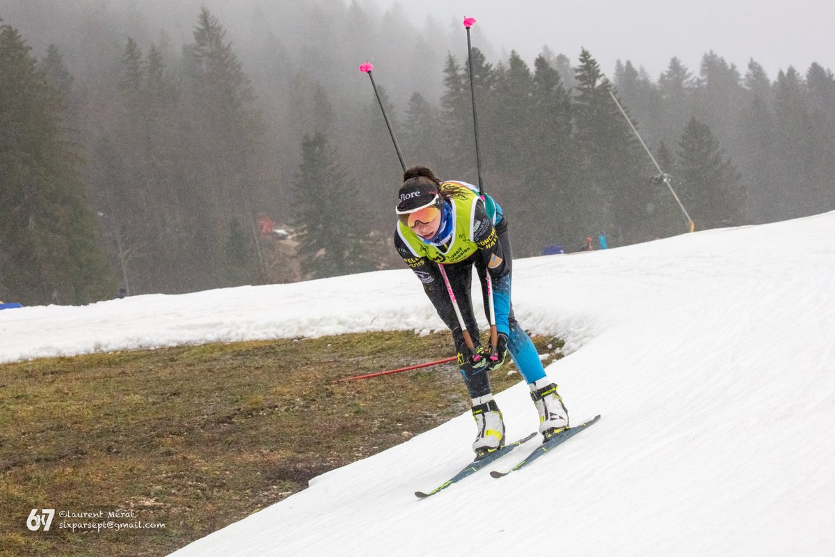sixparsept's tweet photo. 23 décembre 2022, championnat régional de ski de fond, organisé par le club d'Oye-et-Pallet au #stadedestuffes
Vu la pluie, le matériel photo a souffert autant que les skieurs

#skidefond #stadenordiquedestuffes #premanon #stationdesrousses #jurasurleman https://t.co/bT7zVb101p