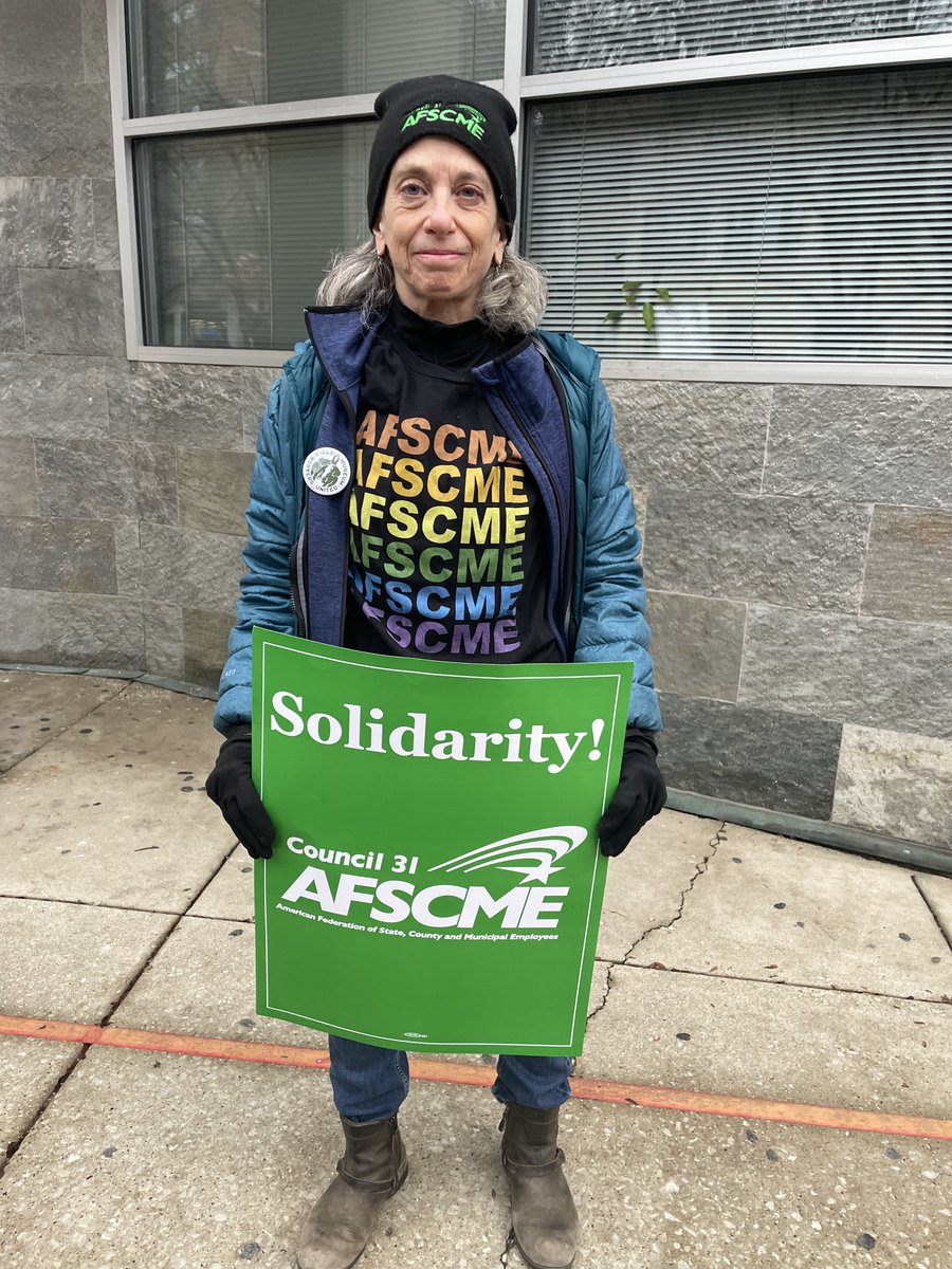 HBHWorkers's tweet photo. Union members from @afscme31  to @sagaftra and so many more have come to our picket line today (and some even brought furry friends 😍)! https://t.co/fiYc1OPjXZ
