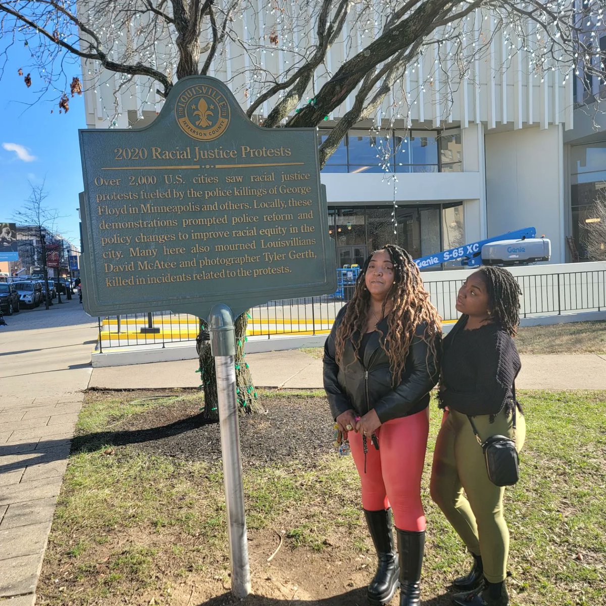 Seasoned4u's tweet photo. #LMPDisGuilty + started the civil unrest. Together, WE said #BLM & police victims matter. We built community with solidarity, faith, mutual aid, volunteers, pro bono attorneys & a multitude of activism. Let's keep changing history with herstory to OURstory. #WeGetThereTogether ❤️ https://t.co/i4uK7F6sPh
