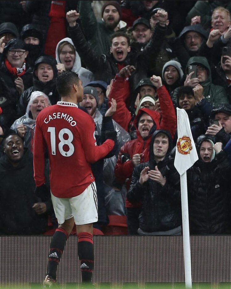 dkysptraaa's tweet photo. Terkadang tidak menyadari bahwa casemiro sudah bermain untuk manchester united. https://t.co/qiMvzWE0FD