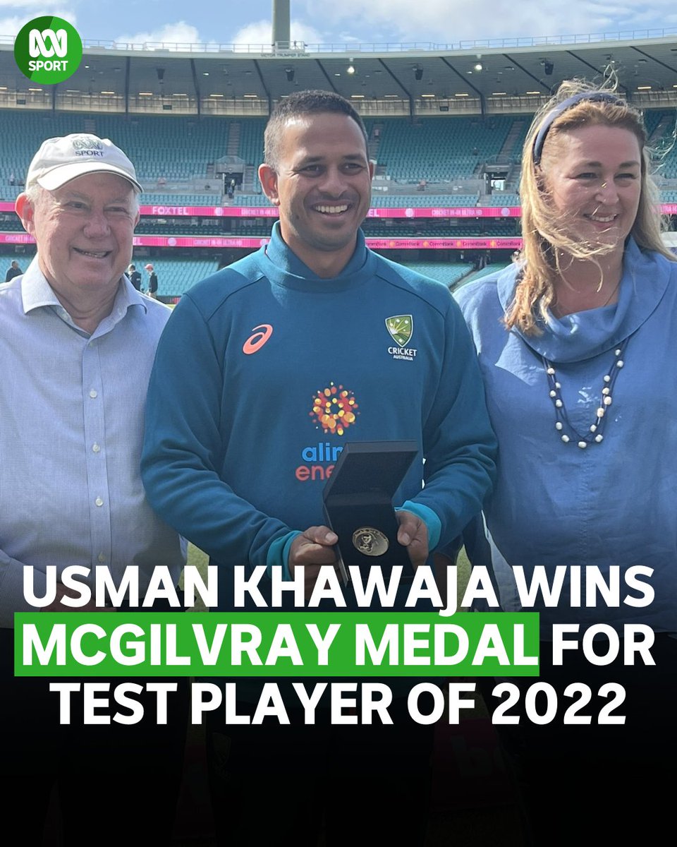 abcsport's tweet photo. 🏏 A very deserving winner. 👏

🇦🇺🏅 @Uz_Khawaja has been awarded the McGilvray Medal for 2022 ABC Test cricketer of the year after scoring 1080 runs at 67.5 including four centuries and five 50s.️

📻📱 Listen live: 👉 https://t.co/k2VIsCqKVi 
#AUSvSA #CmonAussie #BePartOfIt https://t.co/CzoplaKMGq