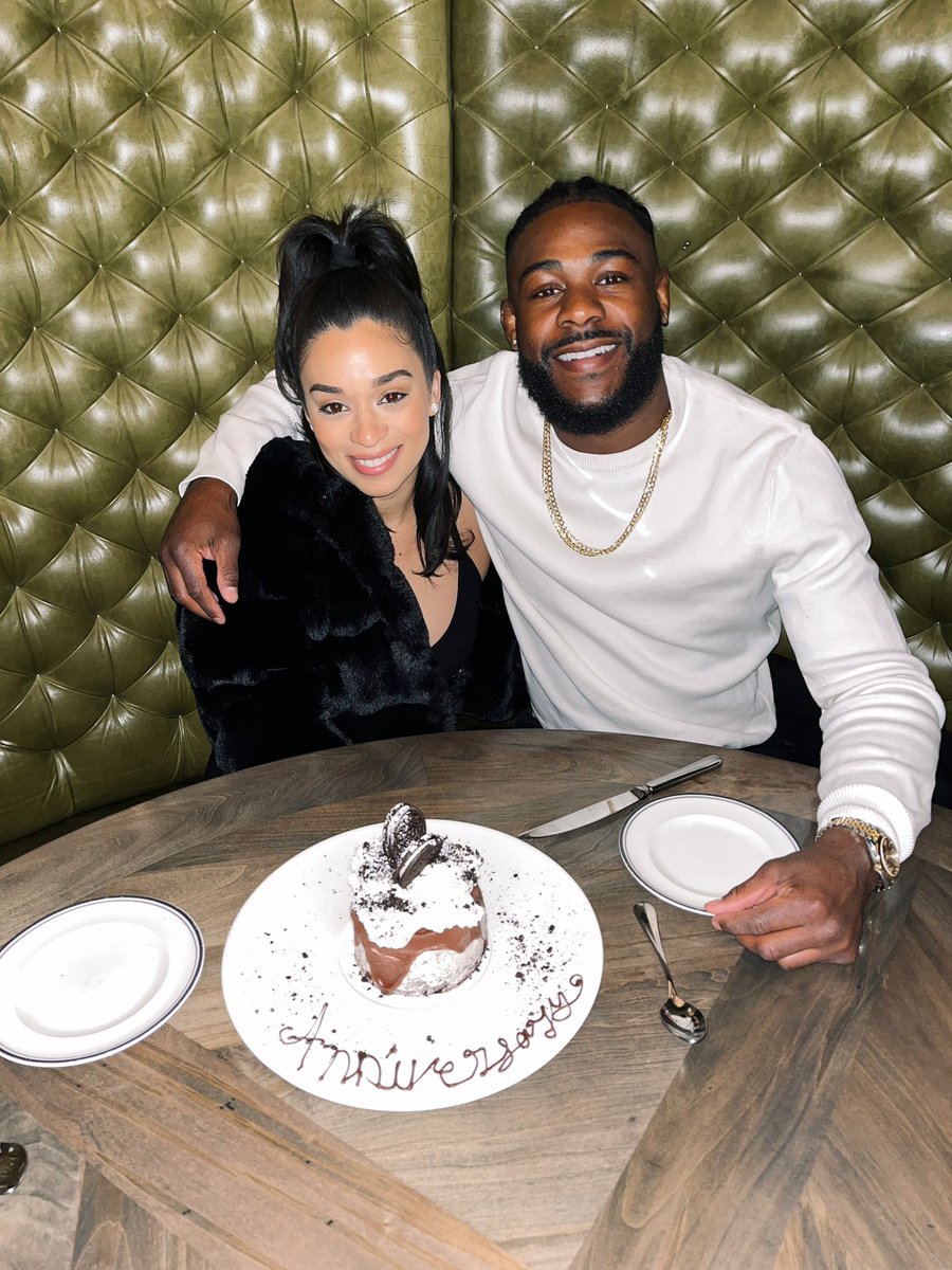 Wishing a very happy anniversary to the champ @funkmasterMMA and his girl Rebecca! ❤️ Thank you for choosing to celebrate with us at #BarrysPrime! 🥂 #VegasEats #DTLV #CircaLasVegas #UFC #AljamainSterling