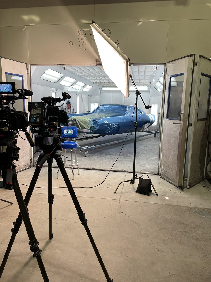 BTS with this beautiful 71 B-5 Cuda! #numberonepainter <a href="/graveyardcarz/">Graveyard Carz</a>
