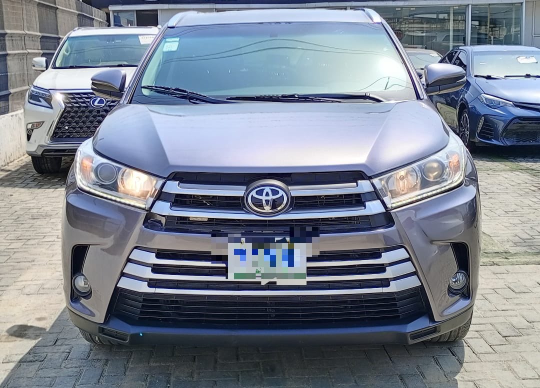 echidiimemotors's tweet photo. Make: Toyota
Model: Highlander XLE
Year of manufacture: 2015
Condition: Registered ยฎ
Transmission: Automatic
Price:โฆ12,300,000
Location: Chevron Lagos
For more inquiries Dm
WhatsApp:+2347036231617
#Softechi https://t.co/UPfPajpwWL