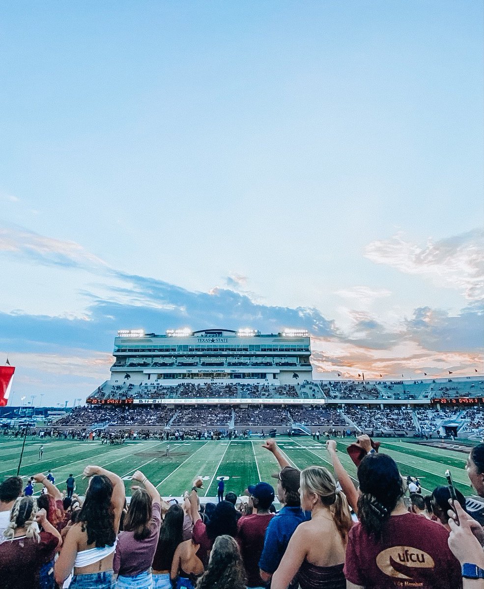 CollegeTownTXST's tweet photo. 🏈 Missing Football SZN?! 🏈

It’ll be back before you know it! 🤩 Did you know that we’re only 0.5 miles away from Bobcat Stadium! 🏟 and ONLY a 6 minute drive to Texas State University 🤭 We’re looking forward to a GREAT season with the new coaching staff! 🌟 https://t.co/RTki1poxBj