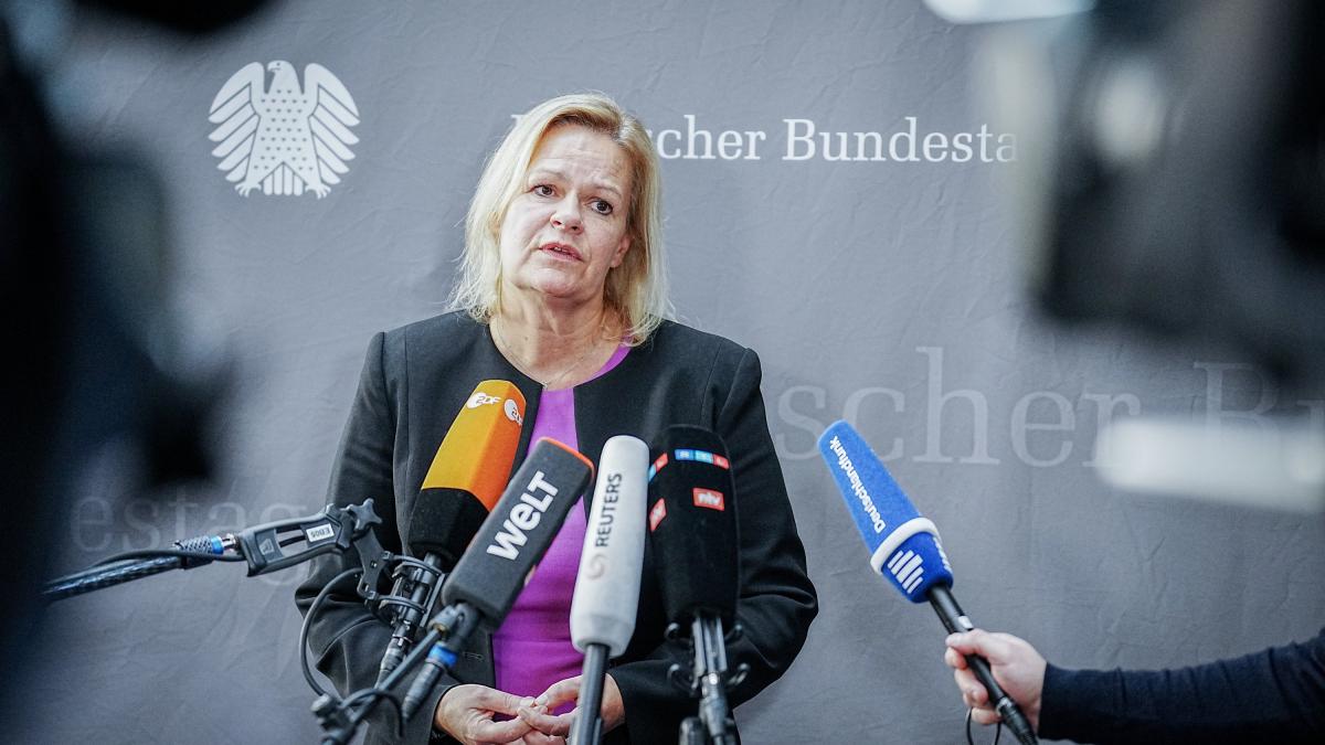 welt's tweet photo. „Beschämt über die Tatsache, dass nach 145 Festnahmen alle auf freiem Fuß sind“ https://t.co/eKljkteUwF https://t.co/JwgkJ7uE6W