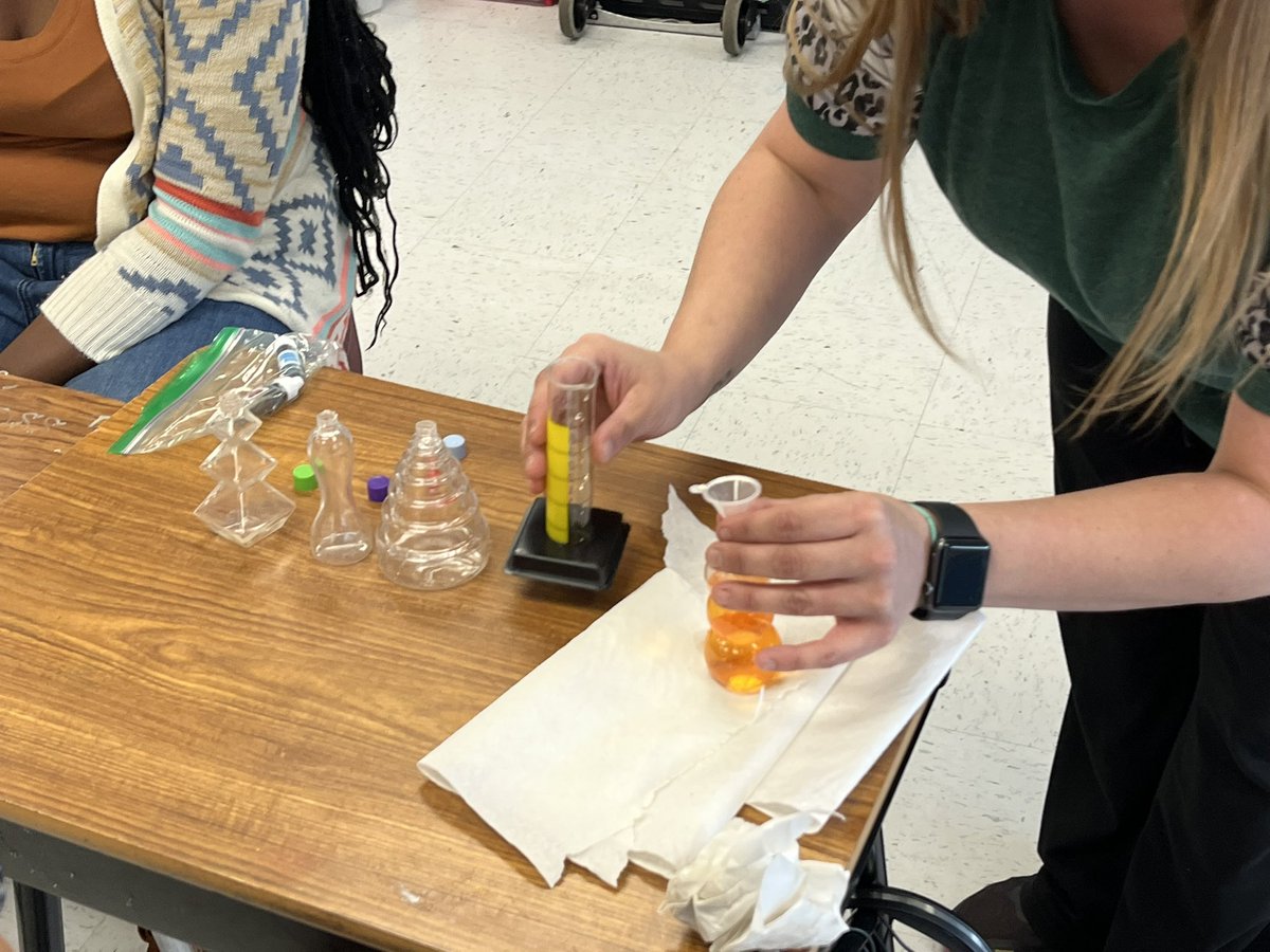scienceguRhew's tweet photo. 2nd grade teachers diving into the new liquids kits to help teach 2.P.2. Had a great time presenting with @Molly72680727. Thanks to @BWFUND for supplying funding through the #casmt award for each school to receive a kit. @WSFCS_Science https://t.co/yNfJk6OzWz