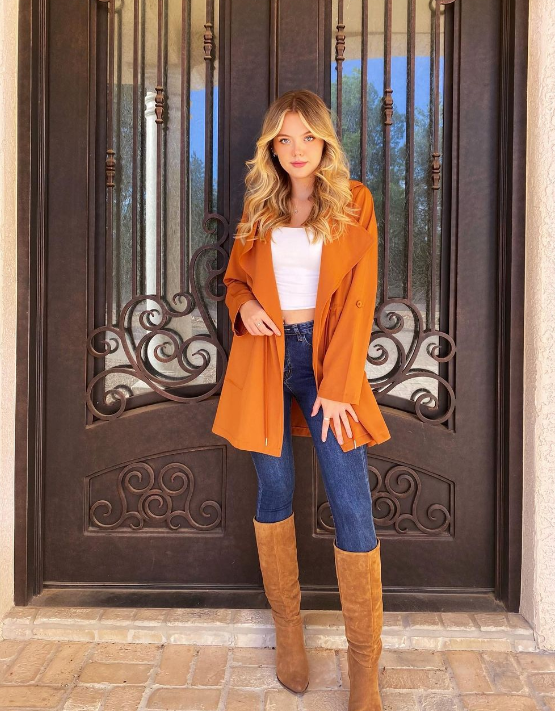 DavePrattLive's tweet photo. It's just too bad that we don't have a pretty daughter. Clothing companies hire her to model their new stuff. There is more stuff being delivered to our home than Nordstroms!! #girllife #girlsjustwannahavefun
#sheownsme #daughters #daughtersanddads #daddysgirlforever https://t.co/4YcPagia8o