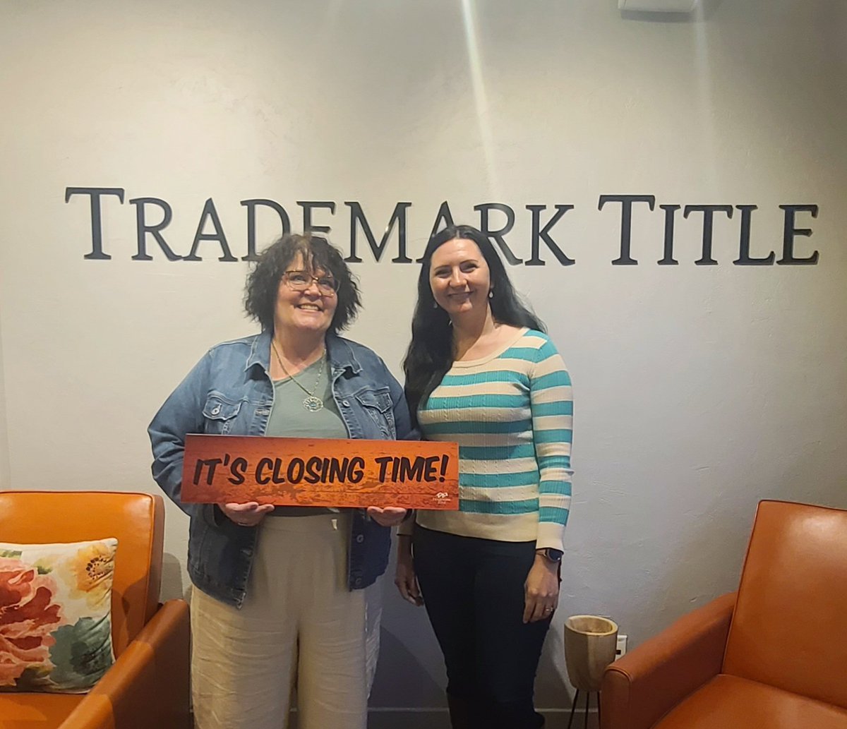 1st Closing of 2023! Congratulations to my client,  Chrissy on her new home! #hoslerrealty #jennwithhosler #theHoslerTeam  #clientsfirst #resultswithintegrity