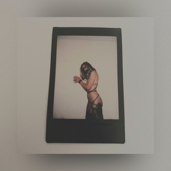 NEW POLAROID! by @Aly2Rebel https://t.co/VXc9cMCR4o Find it on #ManyVids! https://t.co/RKey996QuC<a class="tags" href="/tag/aly2rebel">@aly2rebel</a><a href="/tag/manyvids"class="tags"><span>#manyvids</span></a>