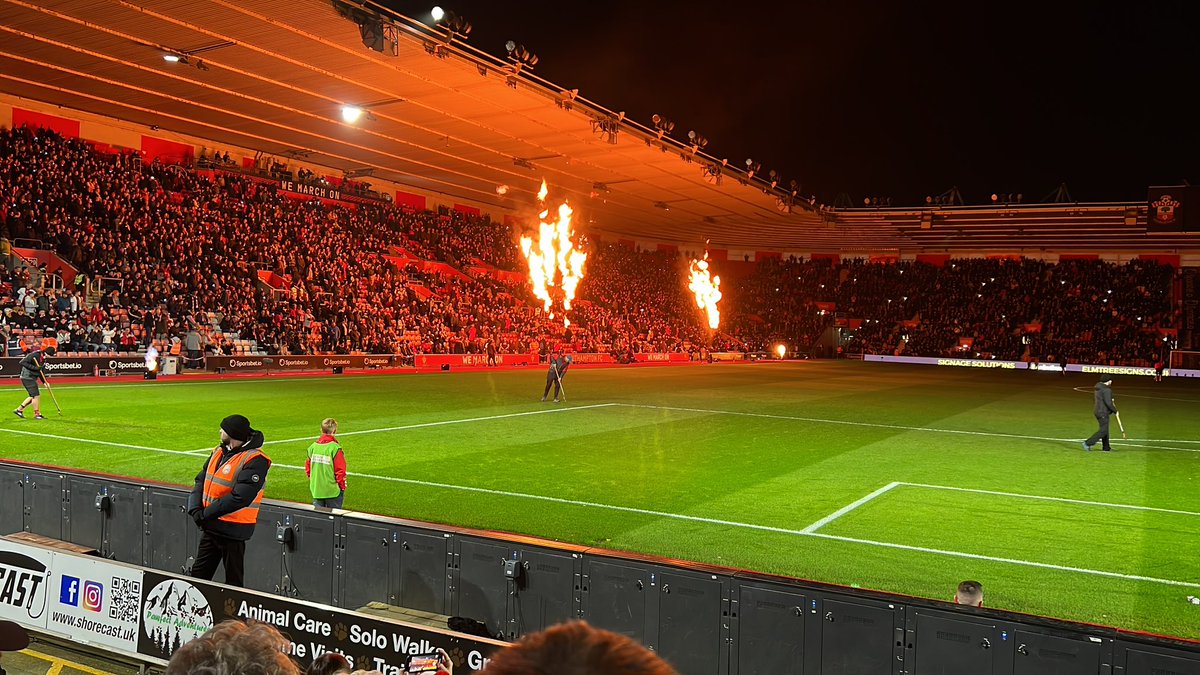 ossianshine's tweet photo. Wow, #Saintsfc were poor tonight… I suspect I need to think back to the last Jones era (‘97-98-99…) to recall such a dispiriting, joyless performance. Genuinely clueless. The new manager seems to have taken underperforming jaded players and somehow made them worse… #SOUFOR https://t.co/OP3InPTFOT