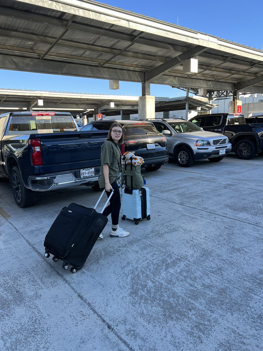 ascoma's tweet photo. This is what waving goodbye to your daughter for the last time for five months looks like. #SecurityLine #ScotlandBound #adventure @UofGlasgow 😢 https://t.co/5SLoI7H9St