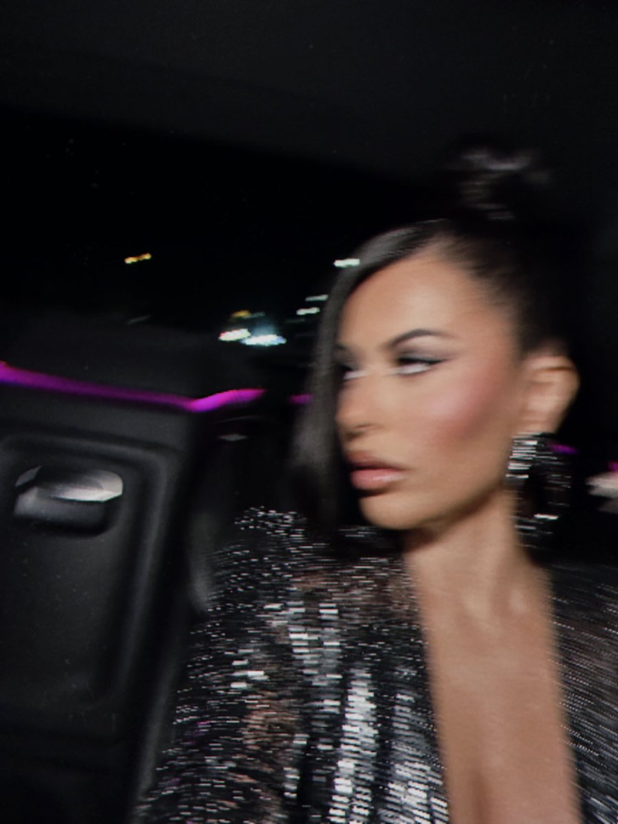 amrezy's tweet image. born to shine