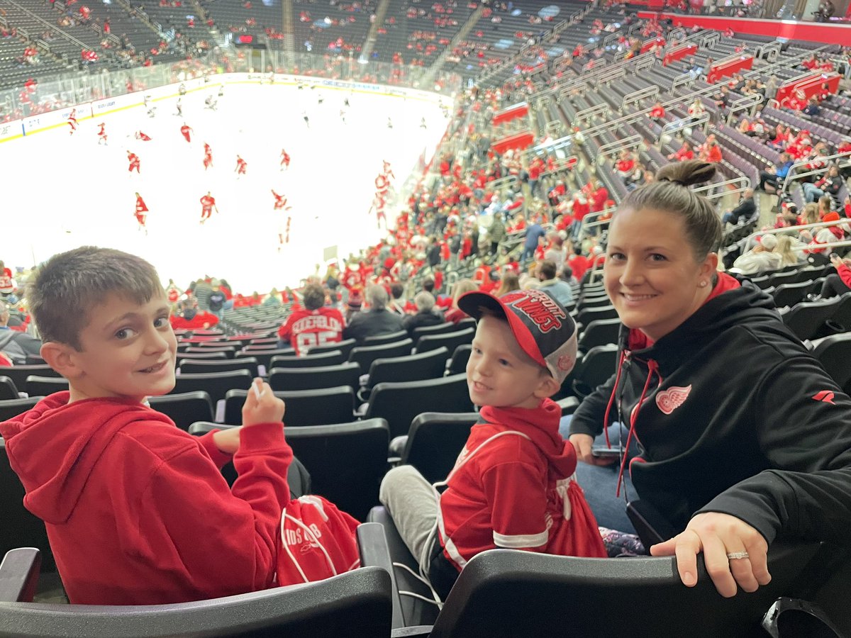 eckleyk's tweet photo. #LGRW https://t.co/9kbbuULRkX