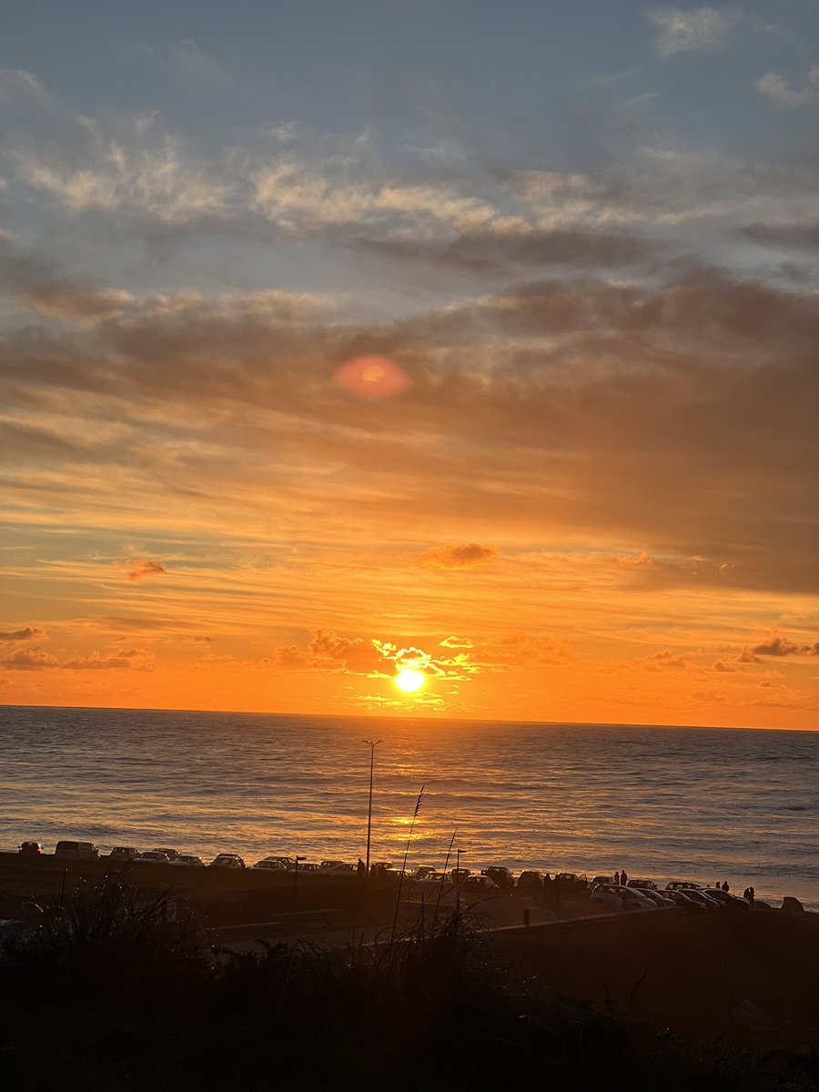 AnteroRodrigu15's tweet photo. Sunset https://t.co/4mCbM2MdVz