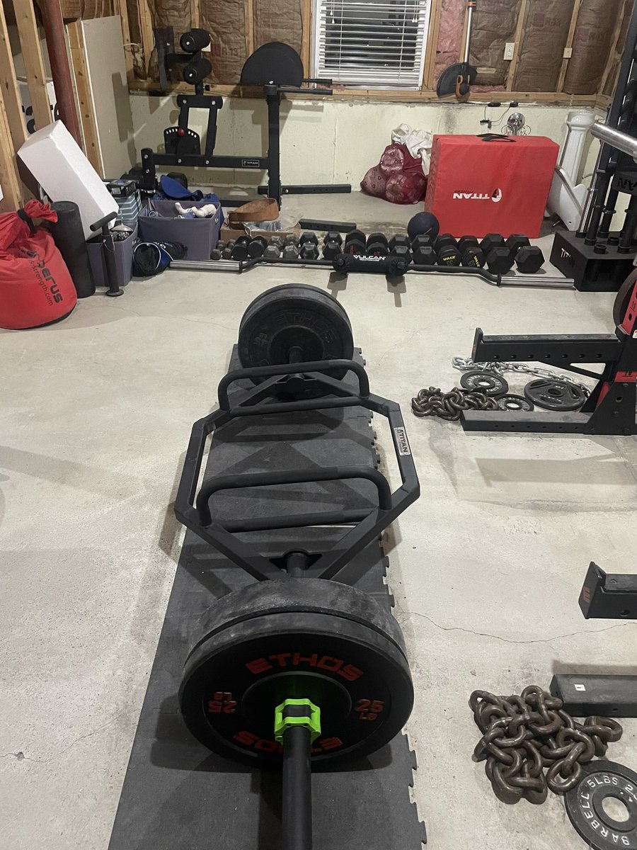 MsNewell7's tweet photo. No one cares work harder! #fitness #mytherapy #lifechanging #deadlifts #powerlifting #a7intl #titanfitness #letsgo #metime https://t.co/KCXmU8fIyW