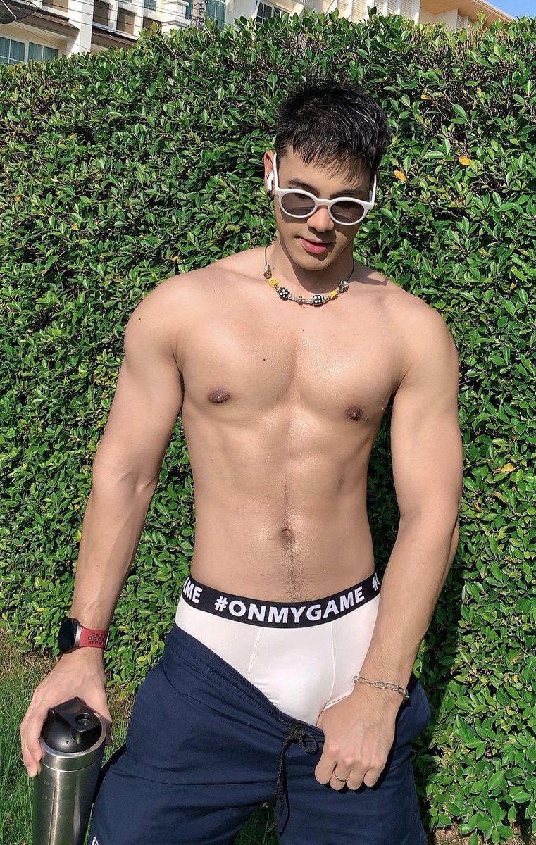 howmerfitness's tweet photo. 🕶️ https://t.co/hYpFg1iV1P https://t.co/Duy7fdleQu