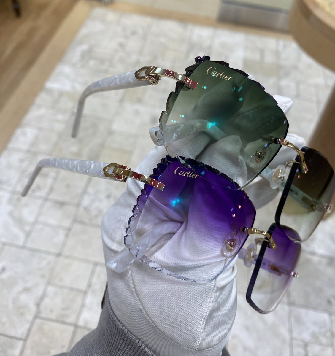 vijan_vision's tweet photo. Diamond Cut. Mother of Pearl Acetates. Cartier Clean. https://t.co/XSXpfQrm6L